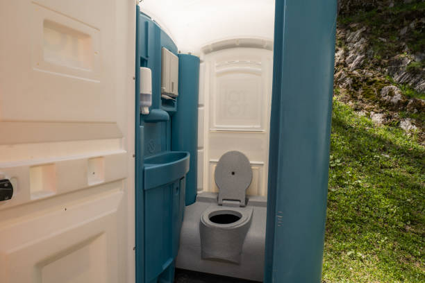 Best Portable toilet rental cost  in Seis Lagos, TX